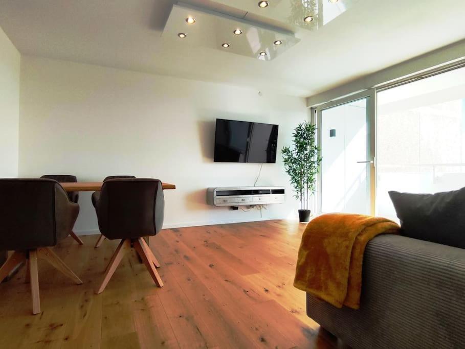 Penthouse-Feeling Bei Zdf - Straba Zur Innenstadt Maguncia Exterior foto